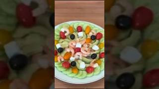 Salade Healthy Concombre Avocat et Crevettes recette salades healthy [upl. by Aihsenak]