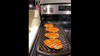 PADERNO Signature CastIron Reversible Grill amp Griddle video review by Kathleen [upl. by Gentry37]