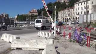 Passaggio a livello del molo sud in HD  Ancona  Level Crossing  planovergang  道口 [upl. by Jeannine62]