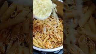 Kip Parmezaan met pasta uit de slowcooker [upl. by Adey]