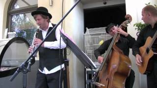 Papirosn  yiddish song  klezmer band quotInejnemquot [upl. by Nwahsirhc]