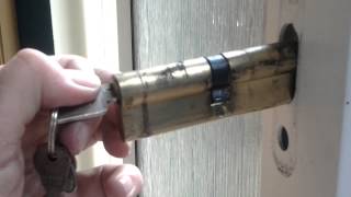 HOW TO CHANGE A FAULTY UPVC HANDLE INTERIOR [upl. by Egni]