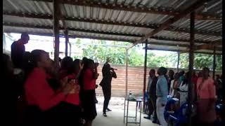 pastor Gambakwe singing Makanaka Jesu  worship  prophetic [upl. by Adna]