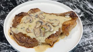 Une ENTRECÔTE juteuse avec une SAUCE CHAMPIGNONS bien crémeuse 🥩👩🏻‍🍳 [upl. by Obrien]