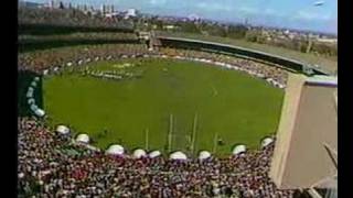 Glen Shorrock sings Waltzing Matilda 1983 Grand Final [upl. by Trinidad]