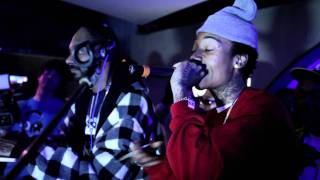 Wiz Khalifa W Snoop Dogg Black And Yellow Live [upl. by Ylrak759]