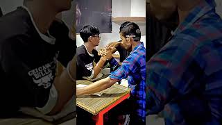 Amazing arm wrestling match weight 55kg vs 60kg 😈😈armwrestling armgame attitude gym motivation [upl. by Granoff42]