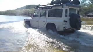 Fraser Island Awinya creek 4x4 crossing [upl. by Andersen441]