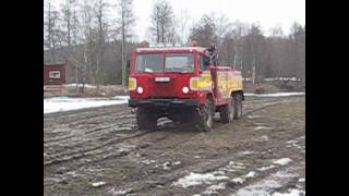 Bärgning av skogsmaskin med Scania SBAT terrängbärgare [upl. by Chloras]