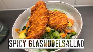 SPICY GLASNUDELSALLAD MED PANKOFRITERAD KYCKLING [upl. by Oirad]