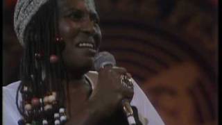 Miriam Makeba 1980 Pata Pata [upl. by Onitselec]