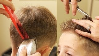 HOW TO CUT BOYS HAIR  Taper Fade Haircut with No attachments [upl. by Airotcivairam40]