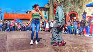 VOLVIÓ A BAILAR “EL SON SOLITO” 🙌 EN XILITLA 🇲🇽 TRÍO CANTAR SERRANO 🎻 [upl. by Sezen]