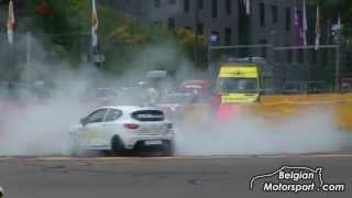 FWD donuts with a Renault clio4 rs 200 EDC [upl. by Yeltrab]