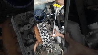 how to head Bolt torque checking viral trending shortfeed nkrnazimyt isuzu [upl. by Orodoet]