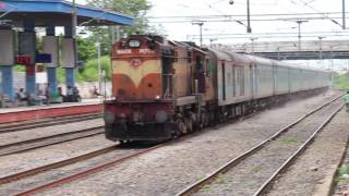 Indian Railways Pune Shatabdi Express Overtaking Falaknuma MMTS [upl. by Anitap]