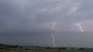 EN IMAGES  pluies torrentielles et orages au Québec [upl. by Abbey]