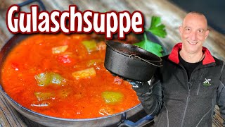 Gulaschsuppe aus dem Dutch Oven  Westmünsterland BBQ [upl. by Ogilvy51]