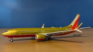 Gemini Jets  Southwest Airlines  737 MAX 8  quotDesert Gold Retroquot  1400 Scale Review amp Comparison [upl. by Ohcamac]