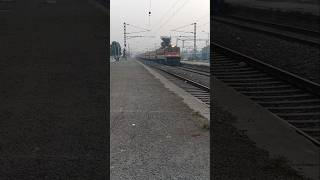 Rajya Rani Superfast Express Train 22453 railvlogger trainvideos traintraveler [upl. by Azeel]