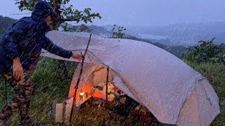 Solo Camping Di Saat Hujan Badai Angin Sangat Kencang Di Gunung [upl. by Nedyaj]