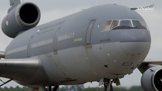 KDC10s van de Koninklijke Luchtmacht landen op Schiphol [upl. by Hackathorn]