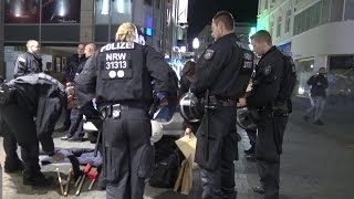 Linke attackierten HoGeSaAnhänger nach Demos  Polizeigroßeinsatz in Bonner Innenstadt am 251015 [upl. by Tayler]