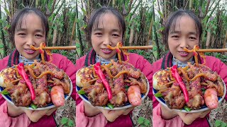 Sister Liu Today I ate spicy chicken papaya shreds delicious food [upl. by Jabon63]