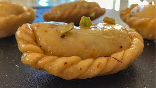 Best Chashniwali Mawa Gujjia Recipe  Holi Special Karanji Recipe  ઘૂઘરા । गुंजाया  Ami’s Cooking [upl. by Enaz]