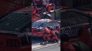 Four tires and fuel at Homestead nascar bradkeselowski pitstop [upl. by Adnwahsal]