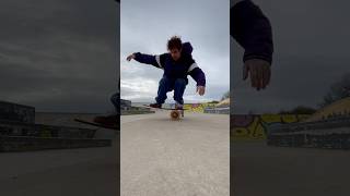 Curved daffy board balanceboard daffyboards balanceboardtricks worldwide [upl. by Jael]