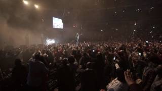 R Kelly Live Concert Tour Huge Mannequin Challenge With Verizon Center Crowd [upl. by Salokkin]