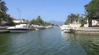 Empuriabrava Ampuriabrava Rundfahrt mit dem Boot auf dem Kanal [upl. by Goines]