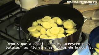 Aprenda a fazer um gratinado de batatas com brócolis salmão defumado e amêndoas [upl. by Eelime]