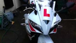 Yamaha yzf r125 2011 white [upl. by Anoo]