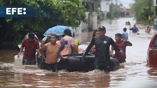 El paso del huracán John por Acapulco deja severas inundaciones deslaves y carreteras destruidas [upl. by Narmi242]