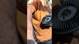 Failed fan clutch chevy mechanic sbc [upl. by Alimrahs]