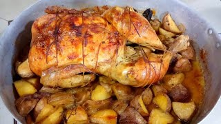 Pollo al forno intero con patate ricetta della nonna [upl. by Ettolrahs]