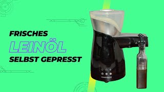 Frisch gepresstes Leinöl mit der Ölpresse Rommelsbacher Emilio OP 700 [upl. by Azer]