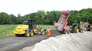 Grader New Holland F1067A [upl. by Atirat598]