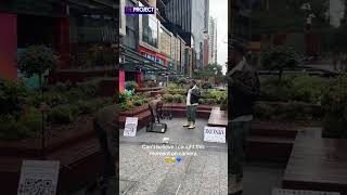 Teddy Swims sings Lose Control with busker in Brisbane [upl. by Yseulta]