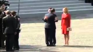 Angélica Rivera y Enrique Peña Nieto se desairan en ceremonia en Francia [upl. by Sparke]