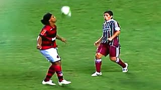 O DOMÍNIO DE BOLA DO RONALDINHO ERA DE OUTRO MUNDO [upl. by Huntington]