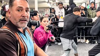 De La Hoya WATCHES Devin Haney workout with CONCERNED look for Ryan Garcia amp gets warned “BETTER BE” [upl. by Dedra615]