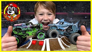 Monster Jam Toy Trucks  GRAVE DIGGER vs MEGALODON Freestyle Arena amp Racing COMPILATION [upl. by Eniliuqcaj]