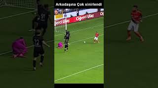 Gol atamayan Arkadaşına çok Sinirlendi 🤨 futbol mizah [upl. by Notlim304]