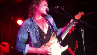 Philip Sayce performs out of my mind amp cinnamon girl live in Toronto [upl. by Beatrisa303]