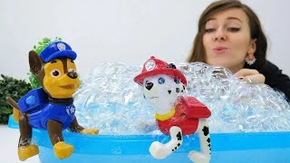 Patrulla de cachorros divirtiéndose en la piscina Videos de Paw Patrol en la Guardería Infantil [upl. by Nnayd670]