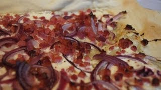 Flammkuchen  Rezept und Anleitung [upl. by Sakovich]