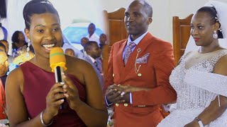 Komuntare Singing Kinyankore Special song for Mushana amp Wife Moreen on their Wedding Day [upl. by Allez]